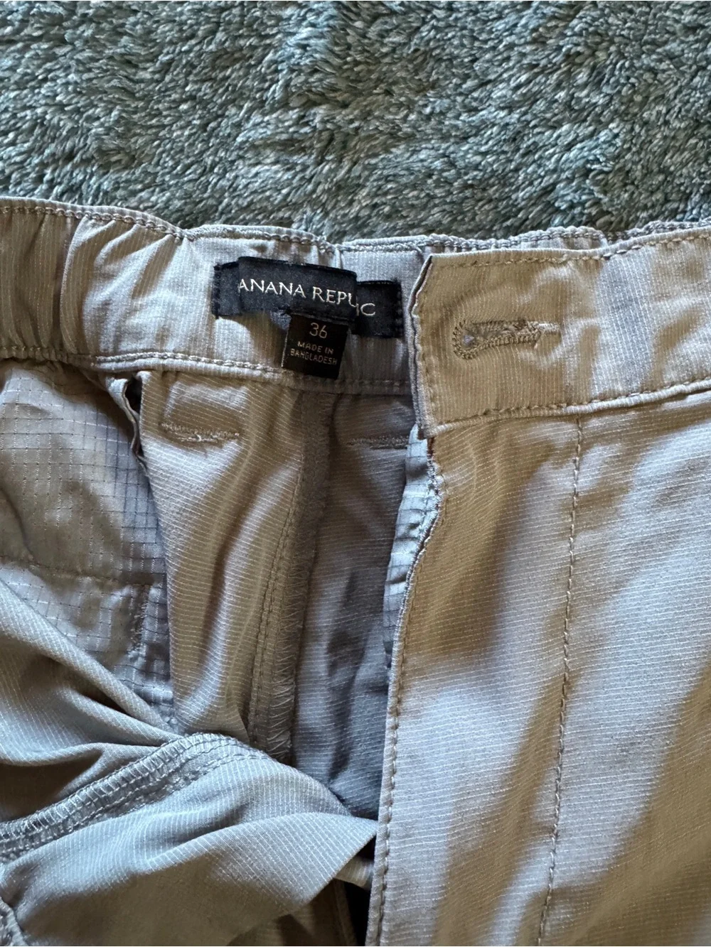 Banana Republic Men's Light Khaki Flat-Front Shorts